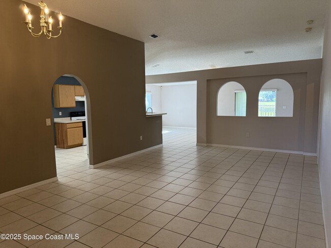 Building Photo - 288 Mcclain Dr