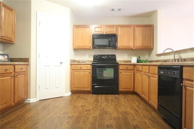 Foto del edificio - 2615 Mayfair Dr