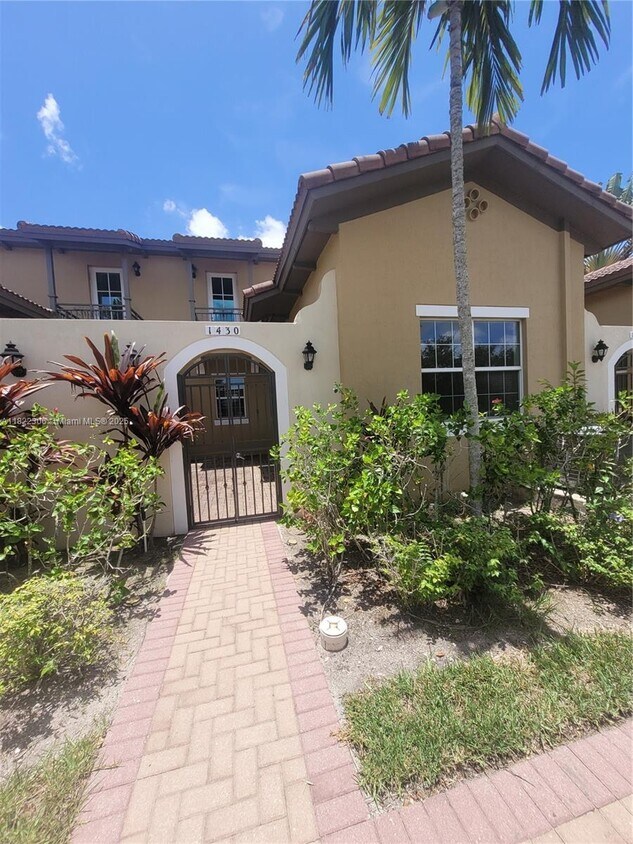 Primary Photo - 1430 SW 147th Ter