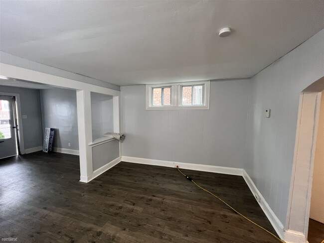 Building Photo - 3 br, 1 bath House - 108 North Warren Street