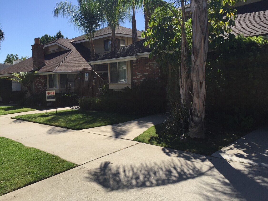 Foto principal - 3230 Fairesta St