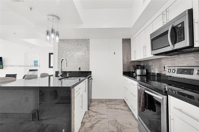 Building Photo - 17555 Atlantic Blvd
