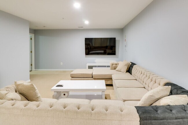 Building Photo - 10105 Bartley Way