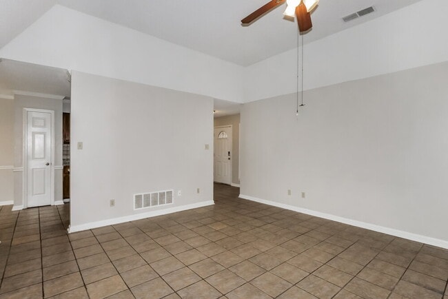 Foto del edificio - 5818 Southbend Ln
