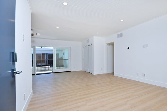 Interior Photo - Capri Villa Apartments