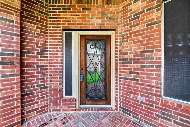 Foto del edificio - 24222 Lake Path Cir