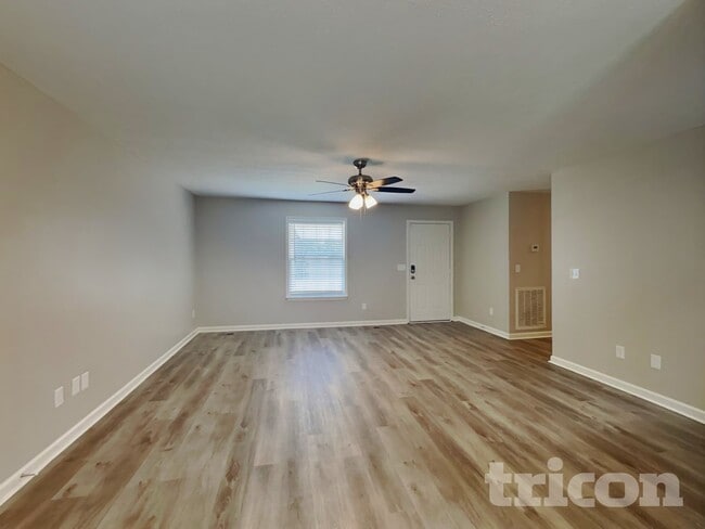 Building Photo - 531 Winning Dr