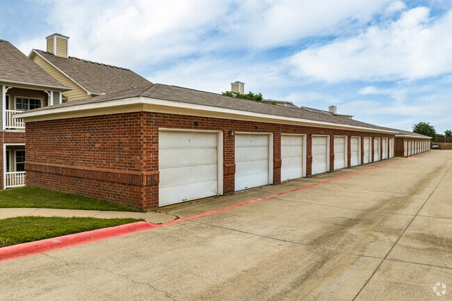 Detached Garages Available - Tower Ridge Apartments