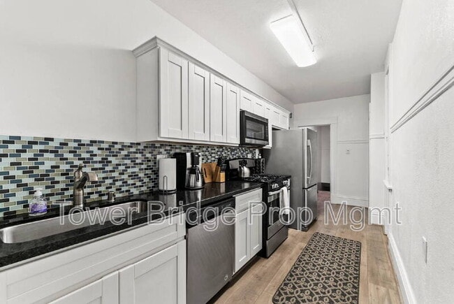 Building Photo - 717 17th St
