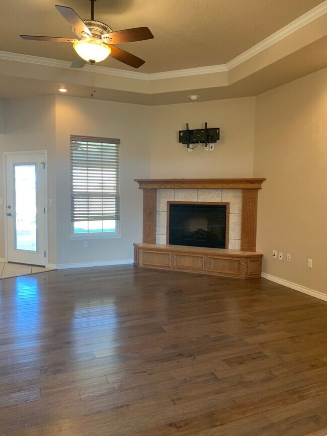 Building Photo - 4301 Sandstone Dr