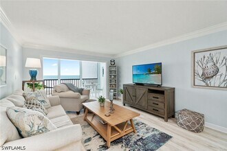 Building Photo - 25800 Hickory Blvd