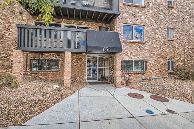 Photo - 65 N Clarkson St Apartment