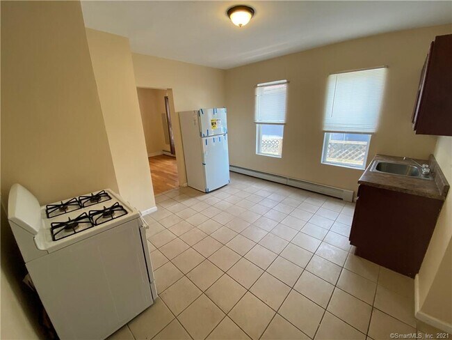 Foto del edificio - 373 Blatchley Ave