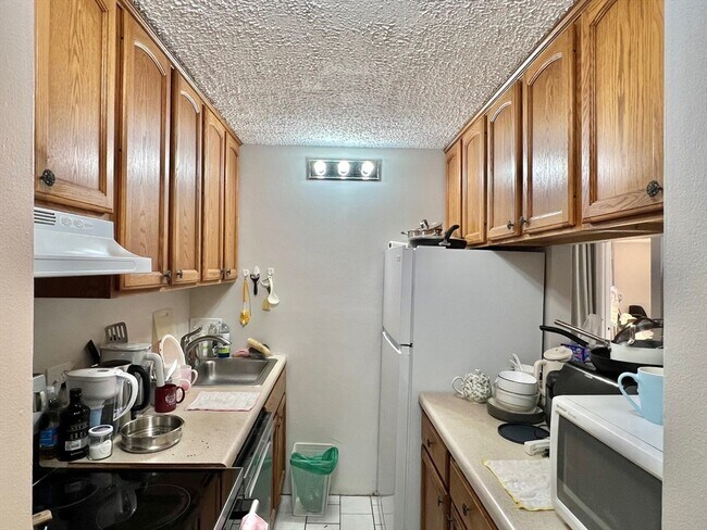 Building Photo - 4 Trowbridge Pl