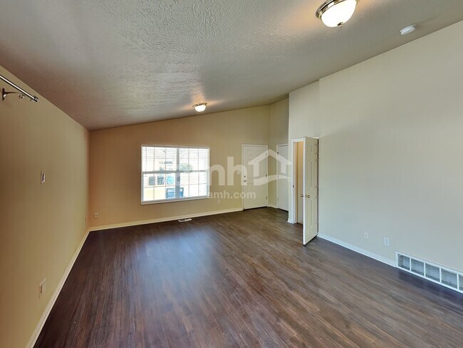 Building Photo - 2314 E 1170 S