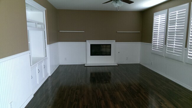 Building Photo - 10337 Sparkling Dr