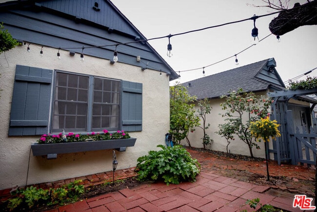Building Photo - 12056 Laurel Terrace Dr