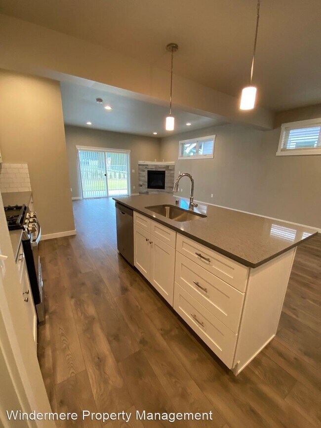 Foto del edificio - 3 br, 2.5 bath House - 6937 Red Ridge Dr #B
