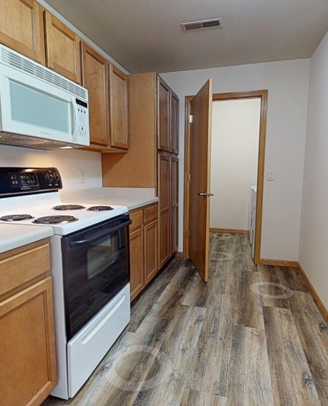 Building Photo - 732 Bear Claw Way