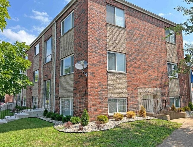 Building Photo - 5468 Cologne Ave