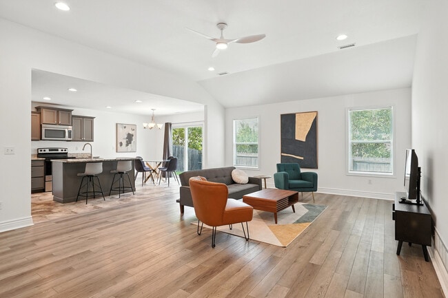 Foto del edificio - 5713 Camden Cir
