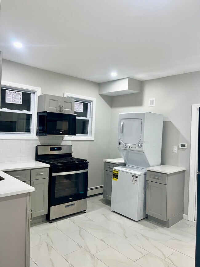 Foto del edificio - 364 River Dr