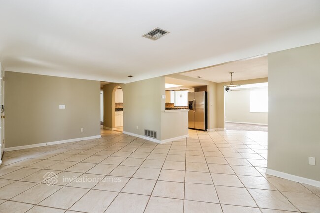 Building Photo - 1708 Lucas Dr