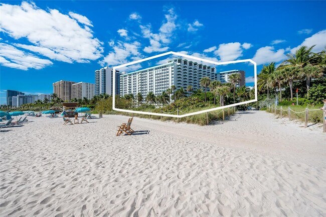 Building Photo - 2899 Collins Ave