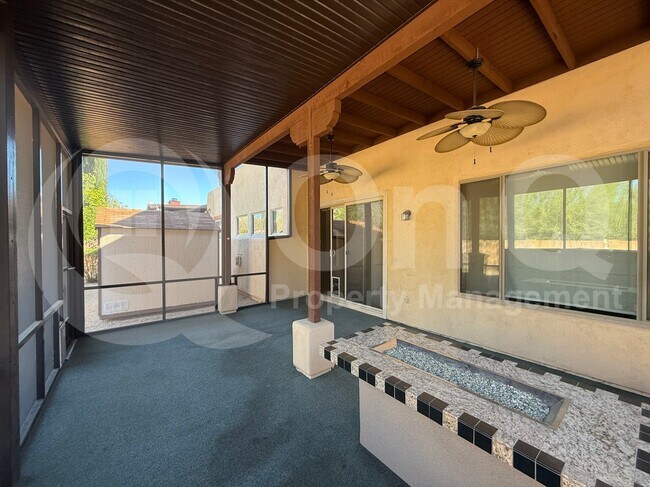 Foto del edificio - 1230 N Golden Palomino Pl