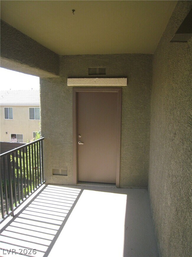 Foto del edificio - 6868 Sky Pointe Dr