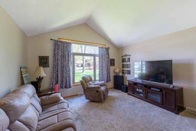 Building Photo - 4 br, 3 bath House - 5999 Highview Place