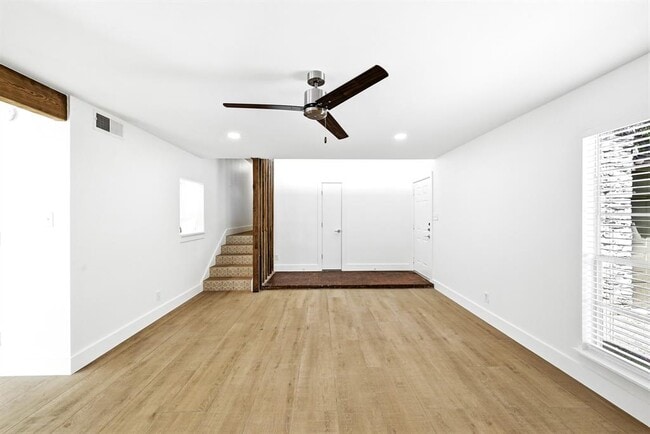 Foto del edificio - 6202 Laurel Valley Dr