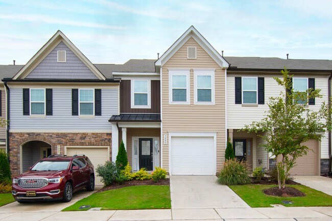 Building Photo - Stunning 3-Bed, 2.5-Bath Townhome in Atwat...