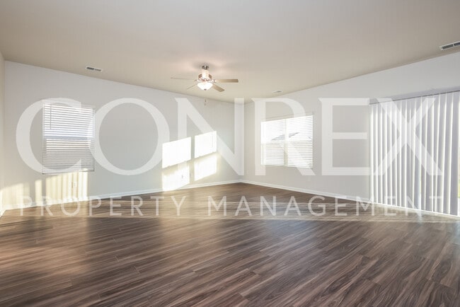 Foto del edificio - NEW CONSTRUCTION 4 Bedroom Beauty