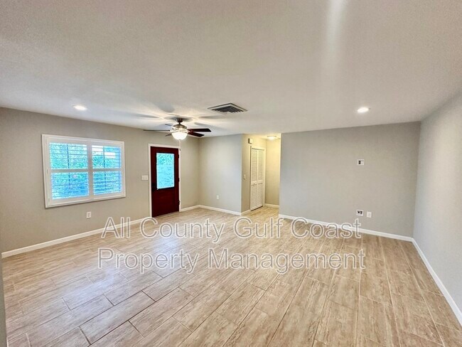 Building Photo - 309 Degas Dr