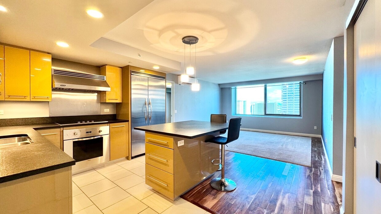 2 BEDROOM CONDO UNIT IN CONVENIENT DOWNTOW... - 2 BEDROOM CONDO UNIT IN CONVENIENT DOWNTOW...