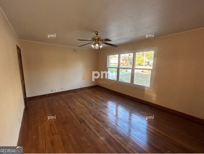 Foto del edificio - 3149 Somerset Dr