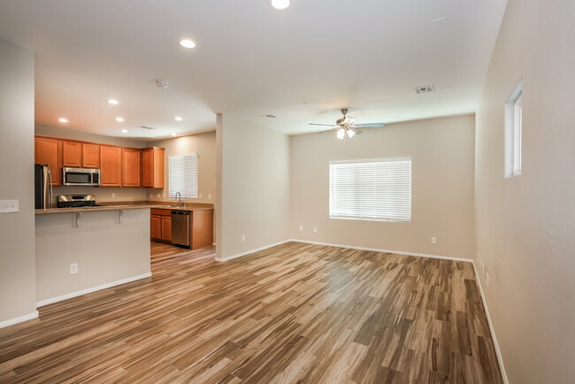 Foto del edificio - 4508 Harbison Canyon Ct