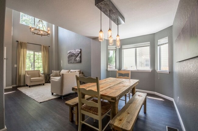 Building Photo - Immaculate 4B/3B in Superior - Available July 5th