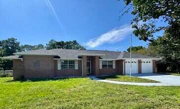 Building Photo - 529 Long Lake Dr