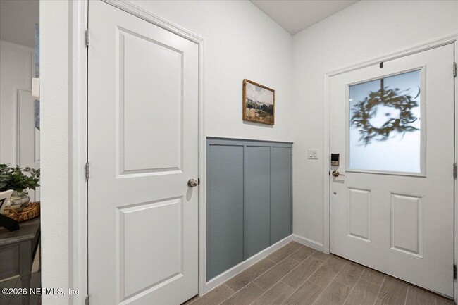 Foto del edificio - 90 Carmella CT