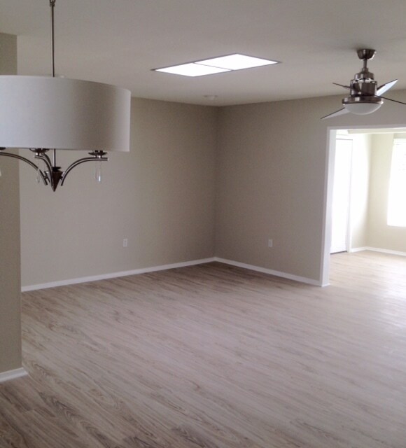 Building Photo - 10319 W Deanne Dr