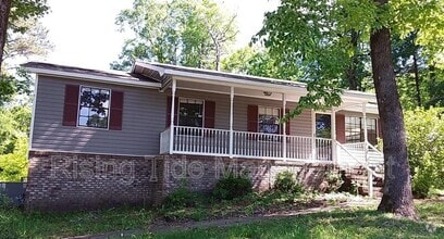 Building Photo - 125 Oak Ave