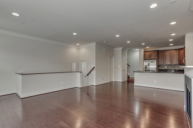 Foto del edificio - Gorgeous Townhome/Great Location!