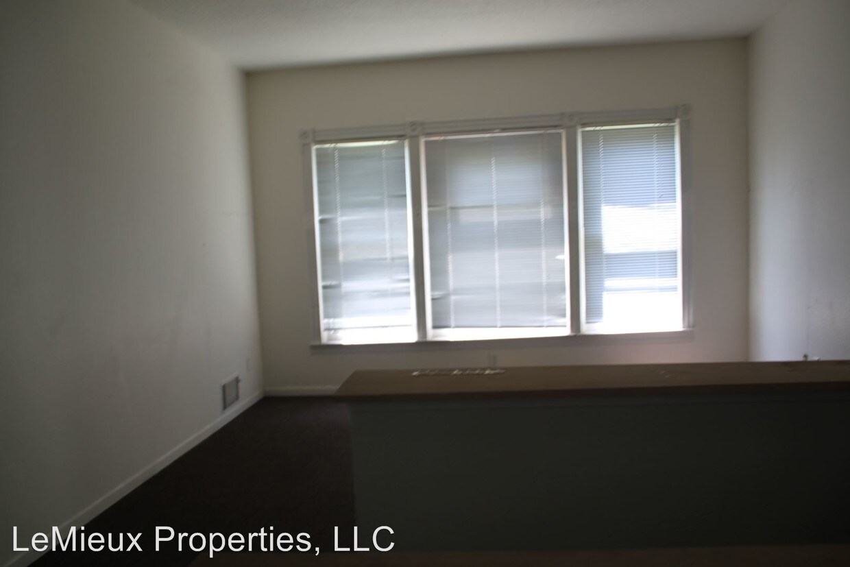 Foto del edificio - 9 br, 2 bath Room For Rent - 805 5th Avenue S