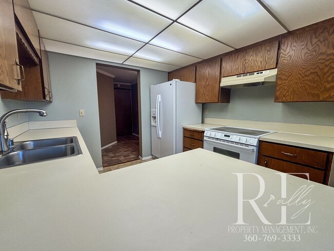 Building Photo - Charming 2-Bedroom, 1-Bath Apartment with ...