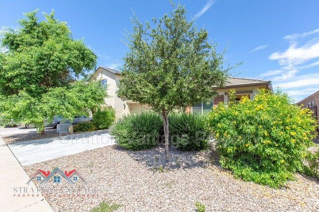 Foto del edificio - 13268 E Marigold Ln