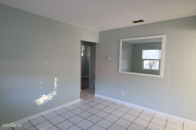 Building Photo - 2 br, 1 bath House - 3862 12th Ave S