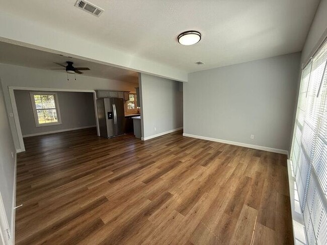 Foto del edificio - Pensacola - Woodland Heights - 3 bedroom, ...