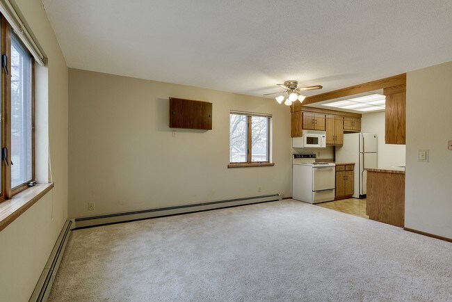 Building Photo - 1504 Clearwater Rd